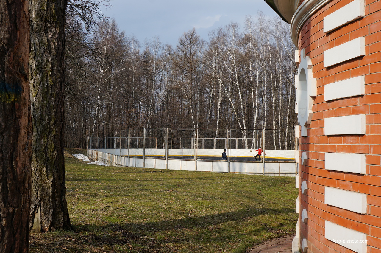 Покровская сторона, спортивная площадка
