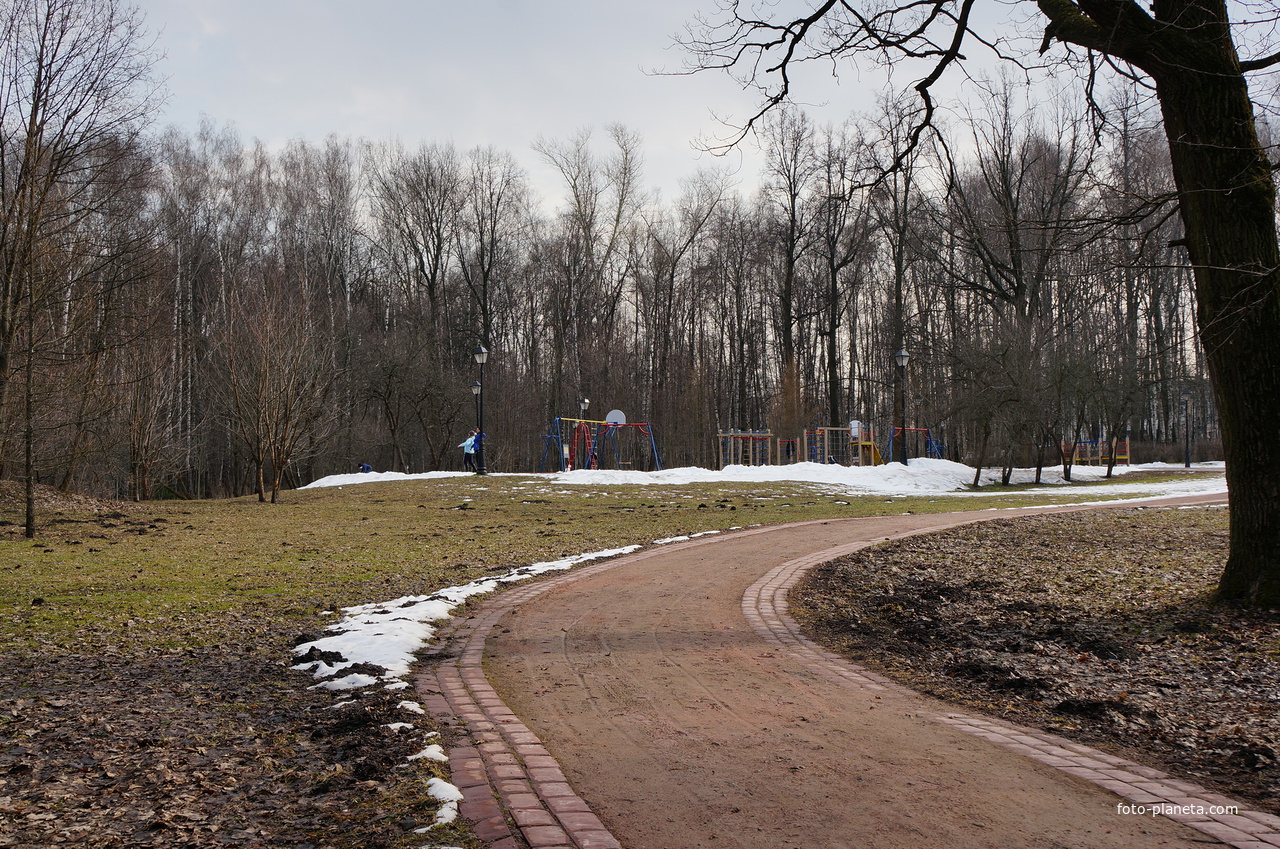 Урочище Бахрушинка, детская площадка