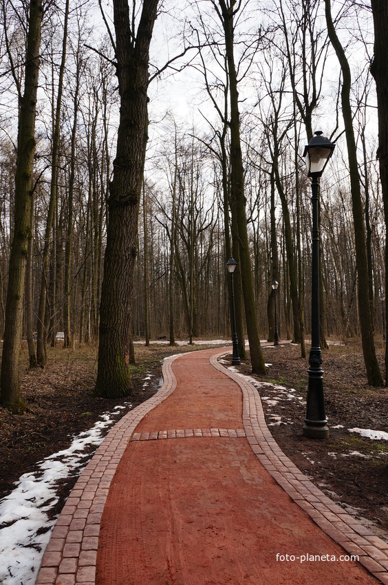 Бахрушинка, дорожки в парке Царицыно