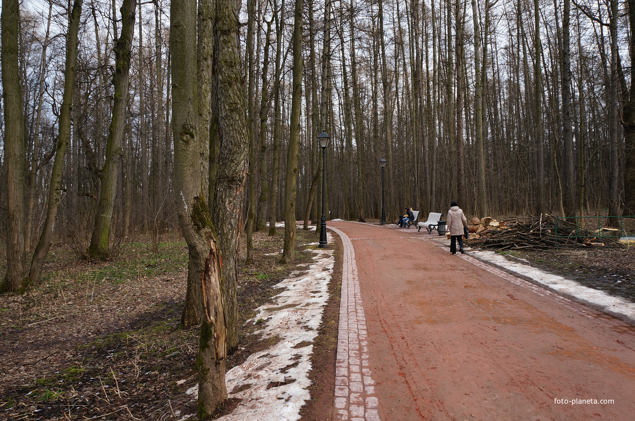 Бахрушинка, дорожки в парке Царицыно