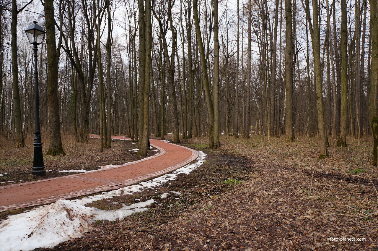 Бахрушинка, дорожки в парке Царицыно