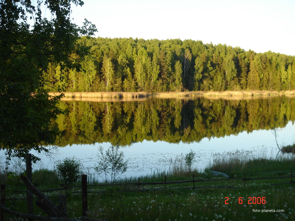 Озеро в деревне Боброво