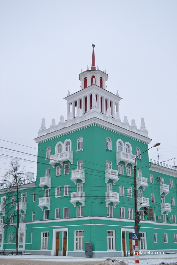 Фото дом со шпилем дзержинск