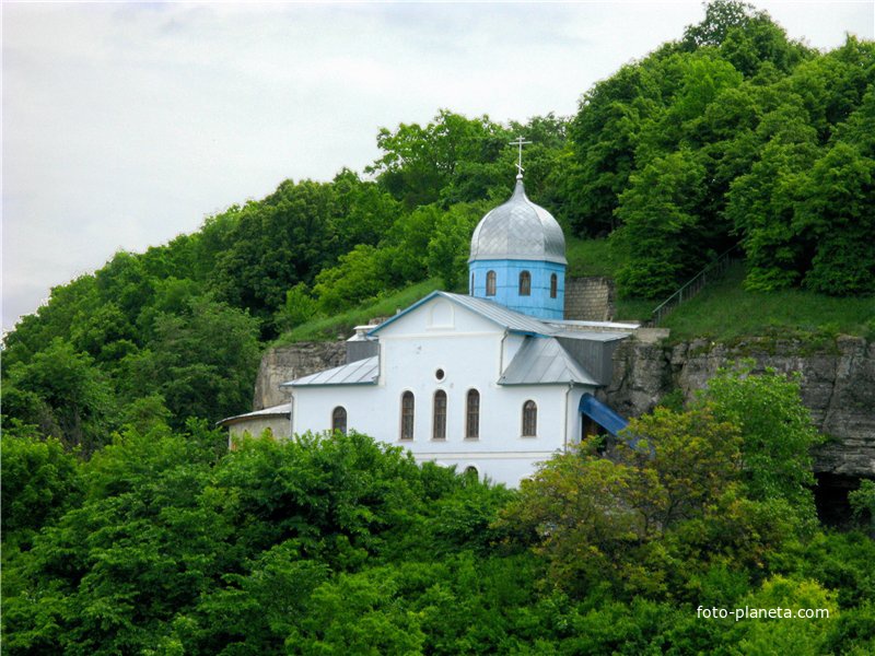 Свято-Миколаївський скельний монастир Галиць