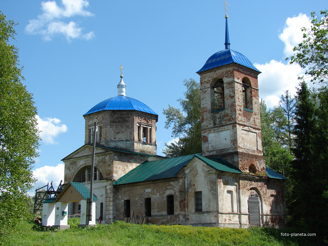 Церковь  в д. Озеряево