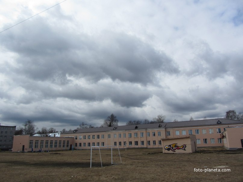 улица Маяковского, Кировск, гимназия, другой ракурс