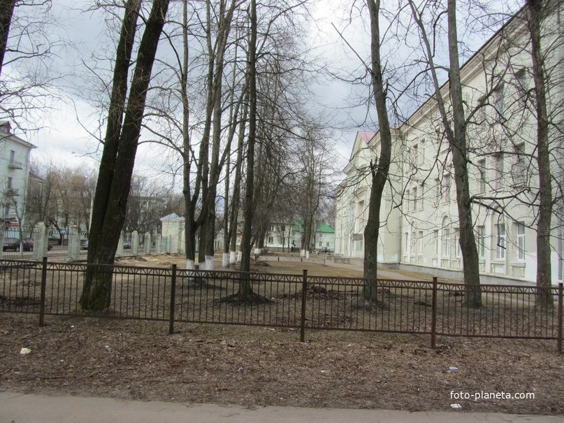 улица Кирова, Кировск, школа