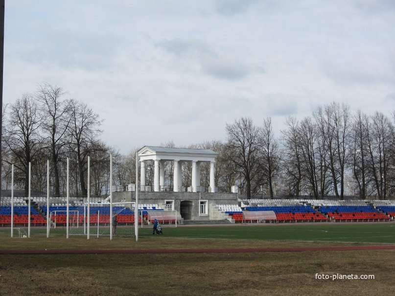 Городской стадион, портик