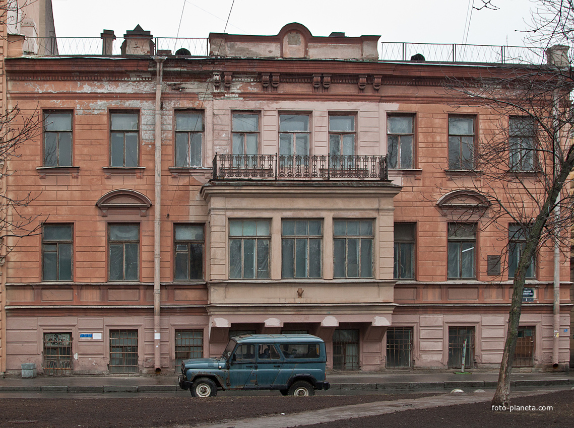 Большой проспект, 3