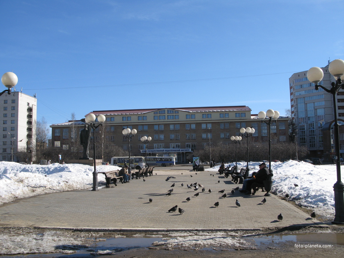 Сыктывкар 2014 - площадь Театральная (бывшая площадь Ломоносова)