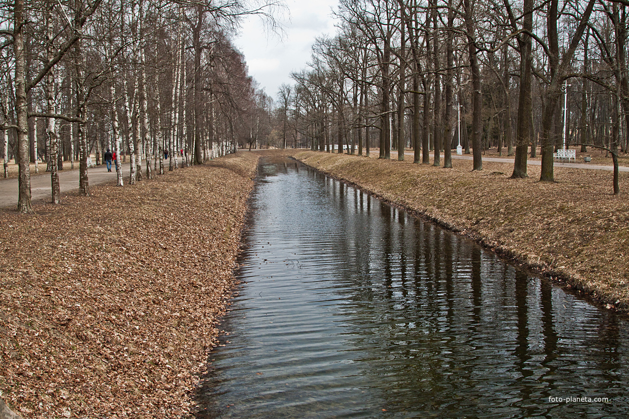 Канал в парке