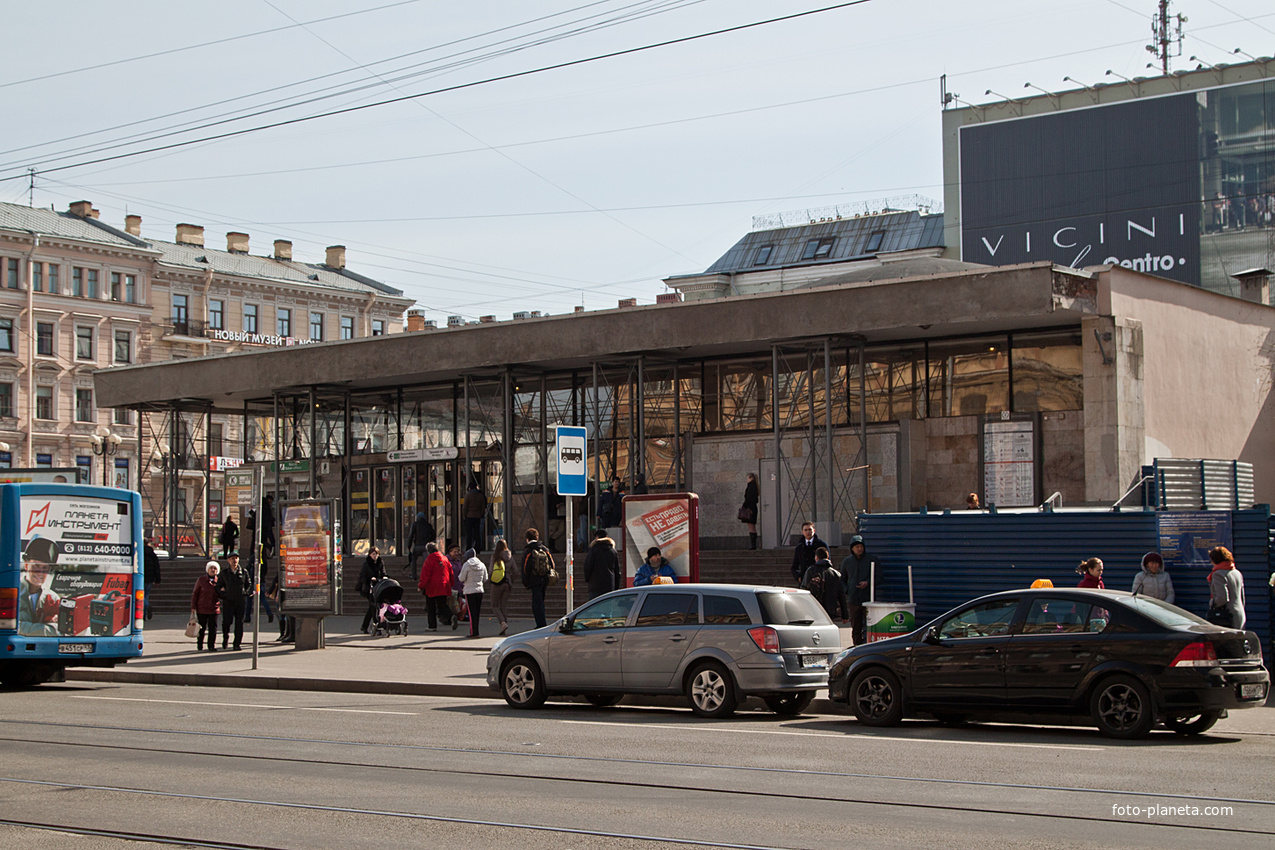 Станция метро Василеостровская Санкт-Петербург
