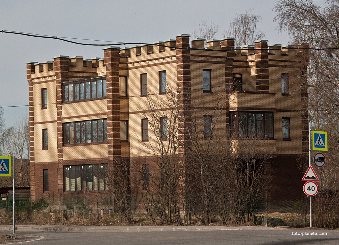 Волхонское шоссе, 1