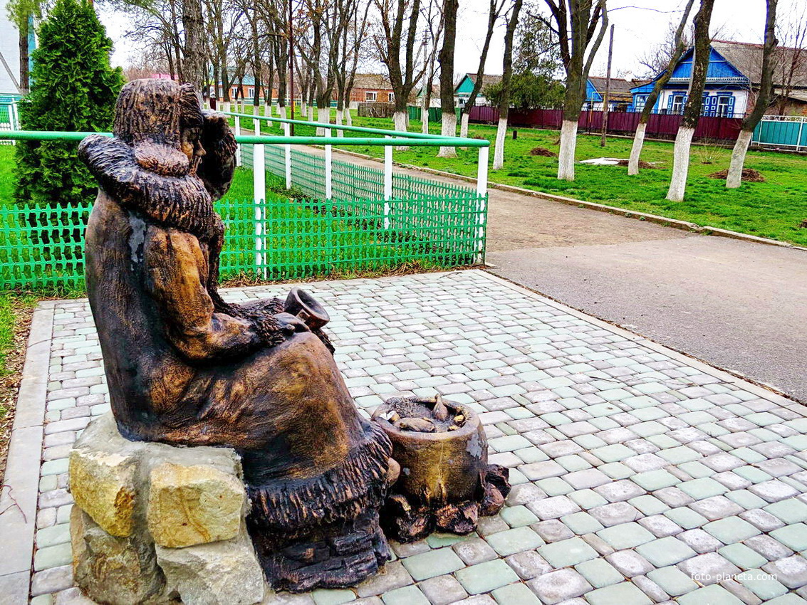 Скульптурная композиция &quot;Дед Щукарь&quot;