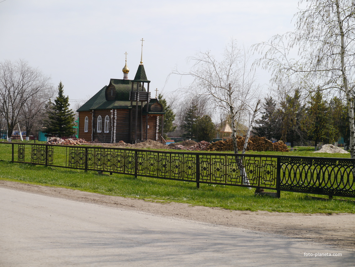 Летник. Церковь.