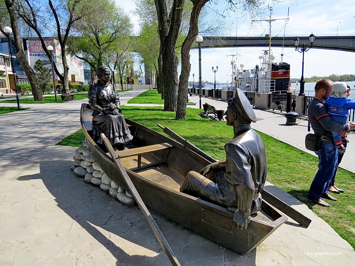 Ростов-набережная. Скуцльптурная композиция &quot;Григорий и Аксинья&quot;