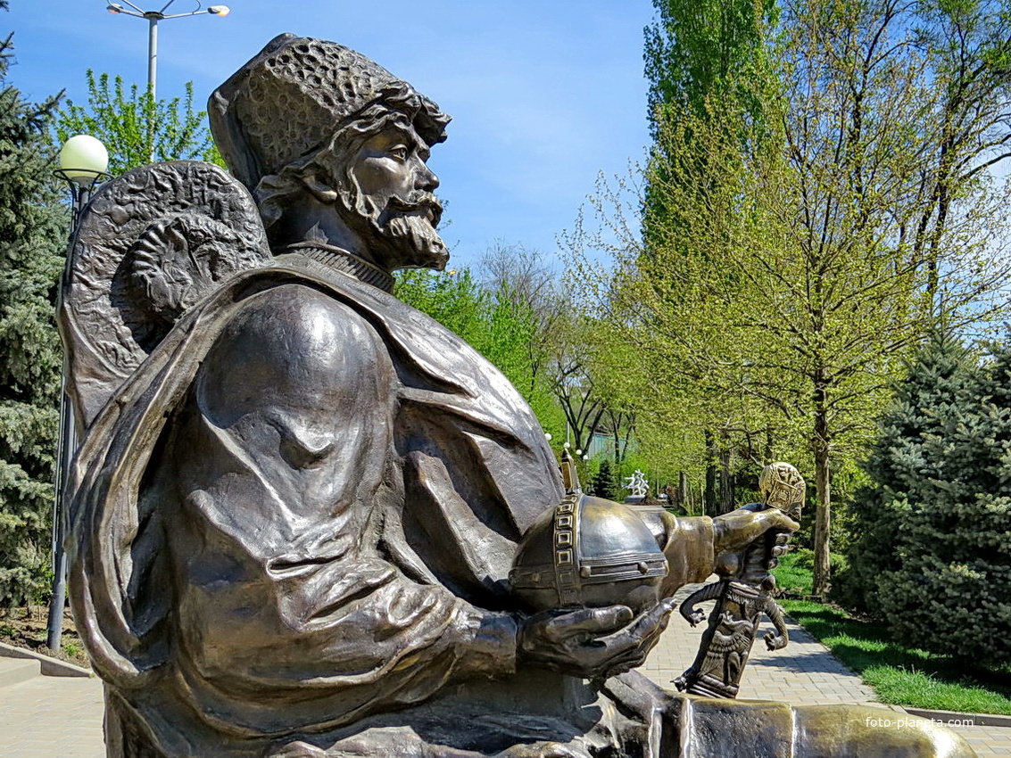 Ростов-набережная, Скульптурная композиция &quot;Дон-батюшка&quot;