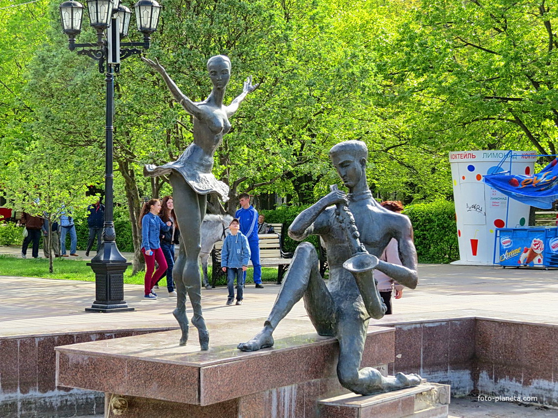 парк - мемориал &quot;Плевен&quot;, Скуллптурная композиция в фонтане