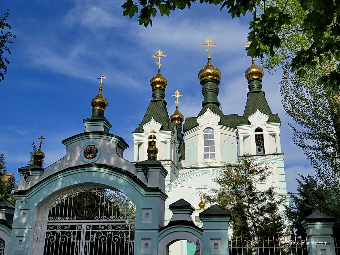 Церковь святой троицы севастопольская ул 100 фото