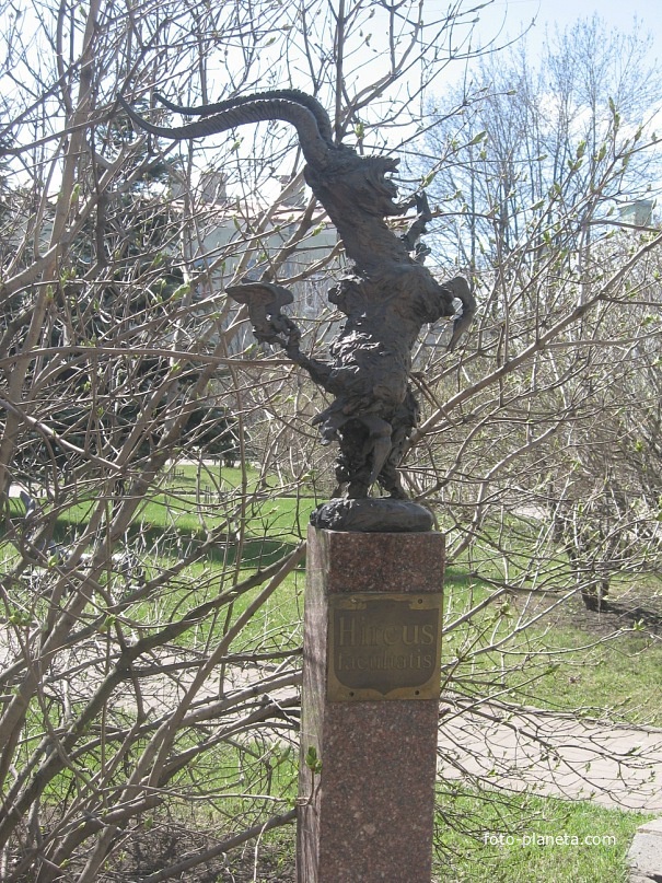 Козел Скульптура  Козел установлена в мае 2005 г. Скульптор Павел Шевченко.