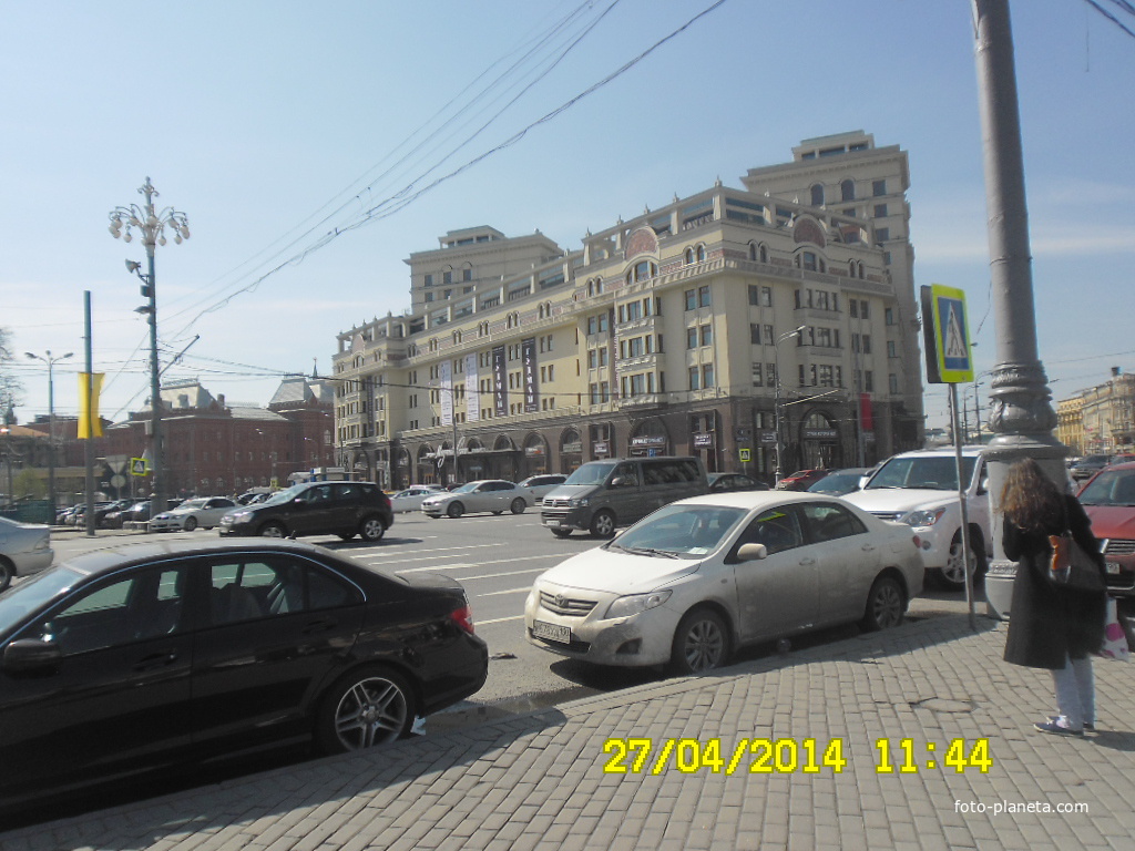 Александровский Сад, Манежная, Революции, Театральная площади