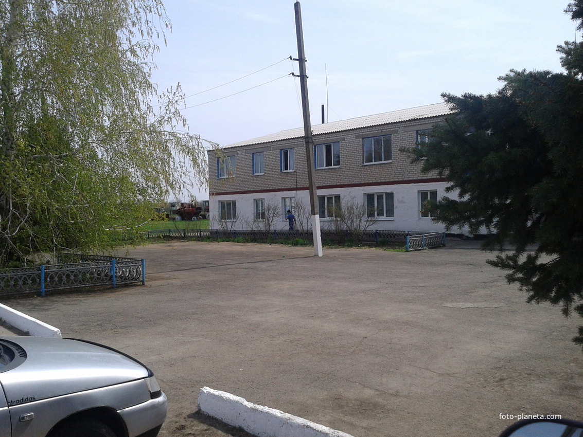 Училище местное.