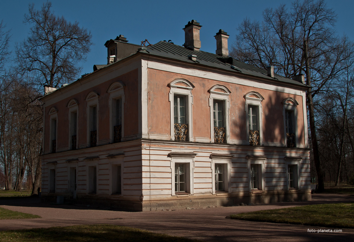 Дворец Петра III