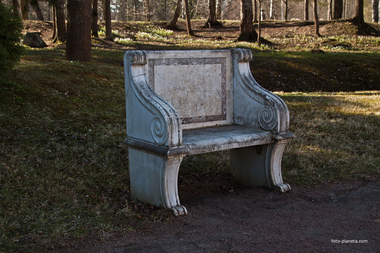 Скамейка в Верхнем парке