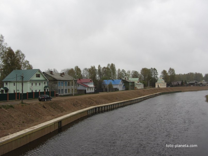 Вокруг монастыря