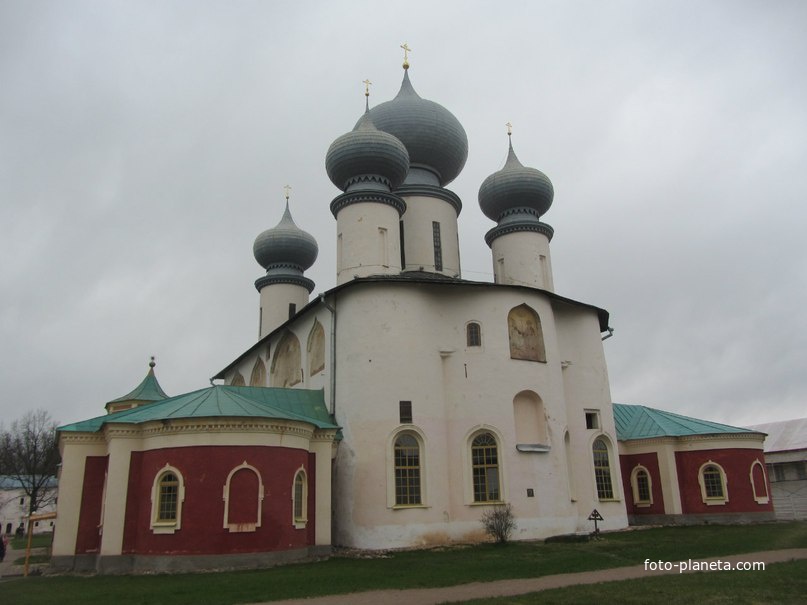 Тихвинский Успенский мужской монастырь