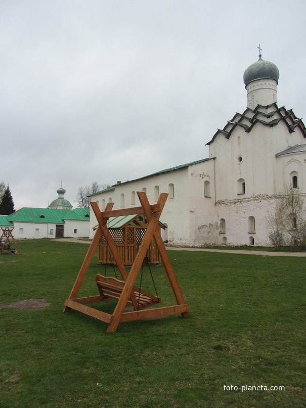 Тихвинский Успенский мужской монастырь