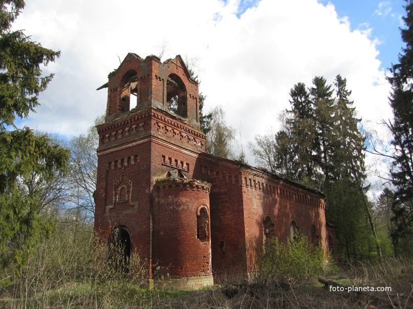 Гавсарь. Церковь Флора и Лавра