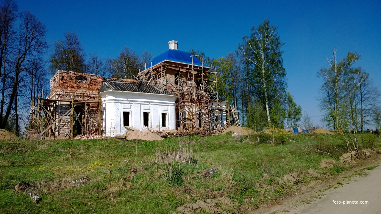 Церковь Сретения Господня  в селе Рогозинино 2014г.