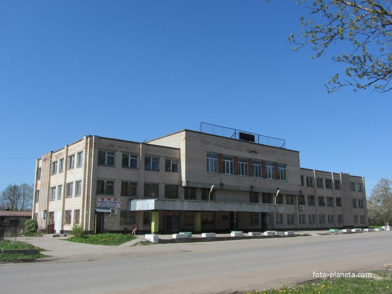 Русско-Высоцкое, здание птицефабрики