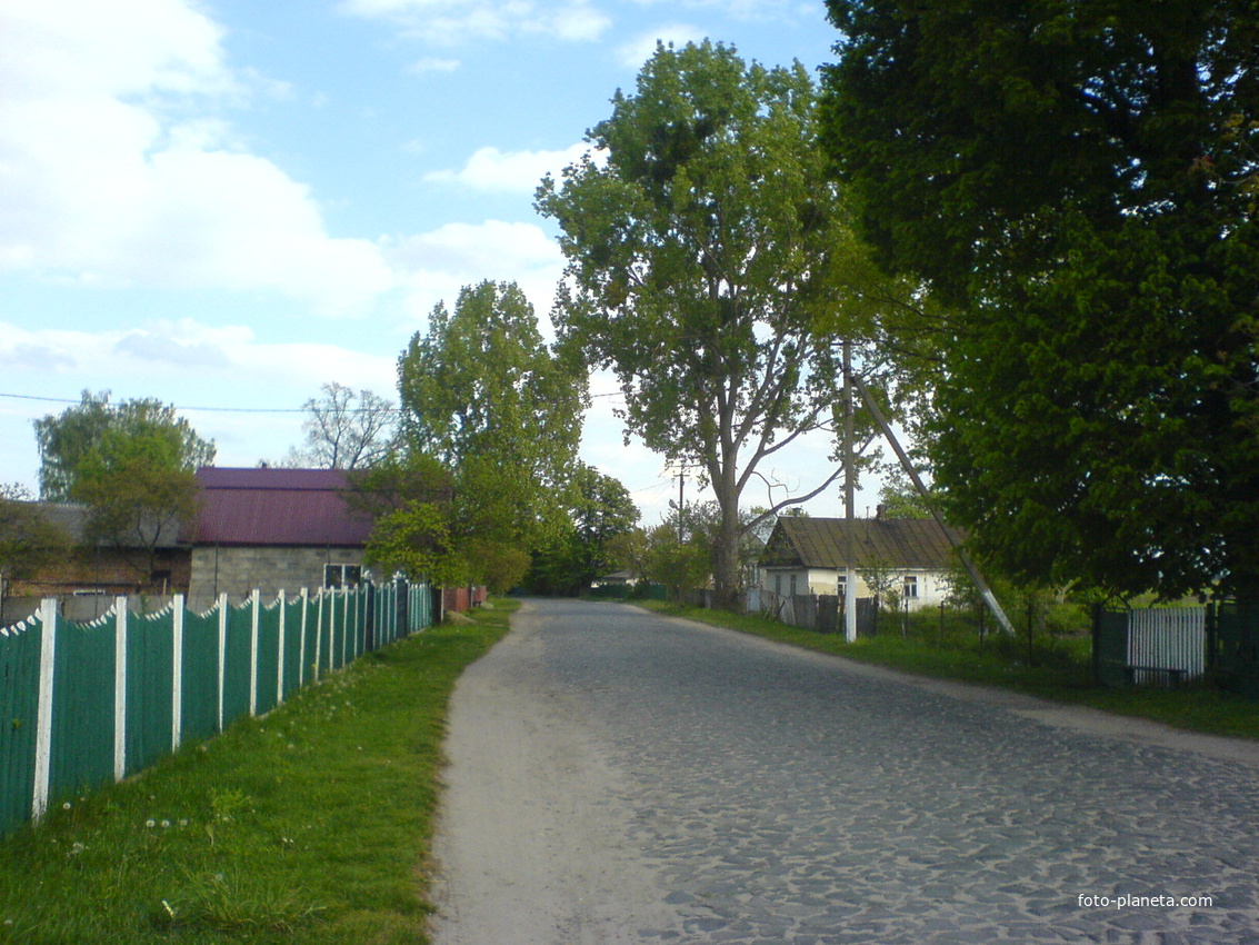 Вулиця біля сільради.