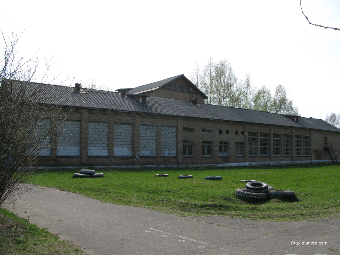 Верхняя Максаковка 2014 - школьный двор