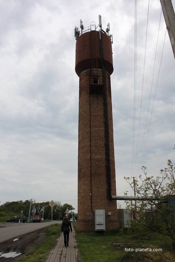 Комсомольский.