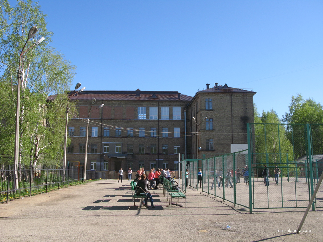 Сыктывкар 2014  - двор школы 4