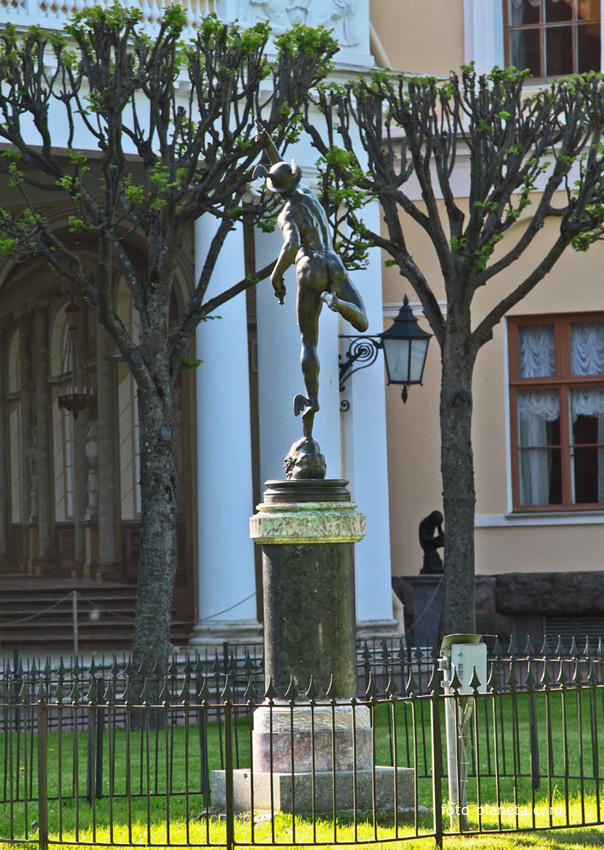 Статуя Меркурия