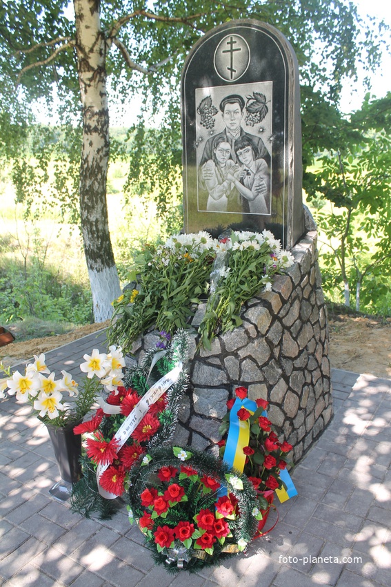 Пам&#039;ятник жертвам фашизму біля с. Велика Березянка
