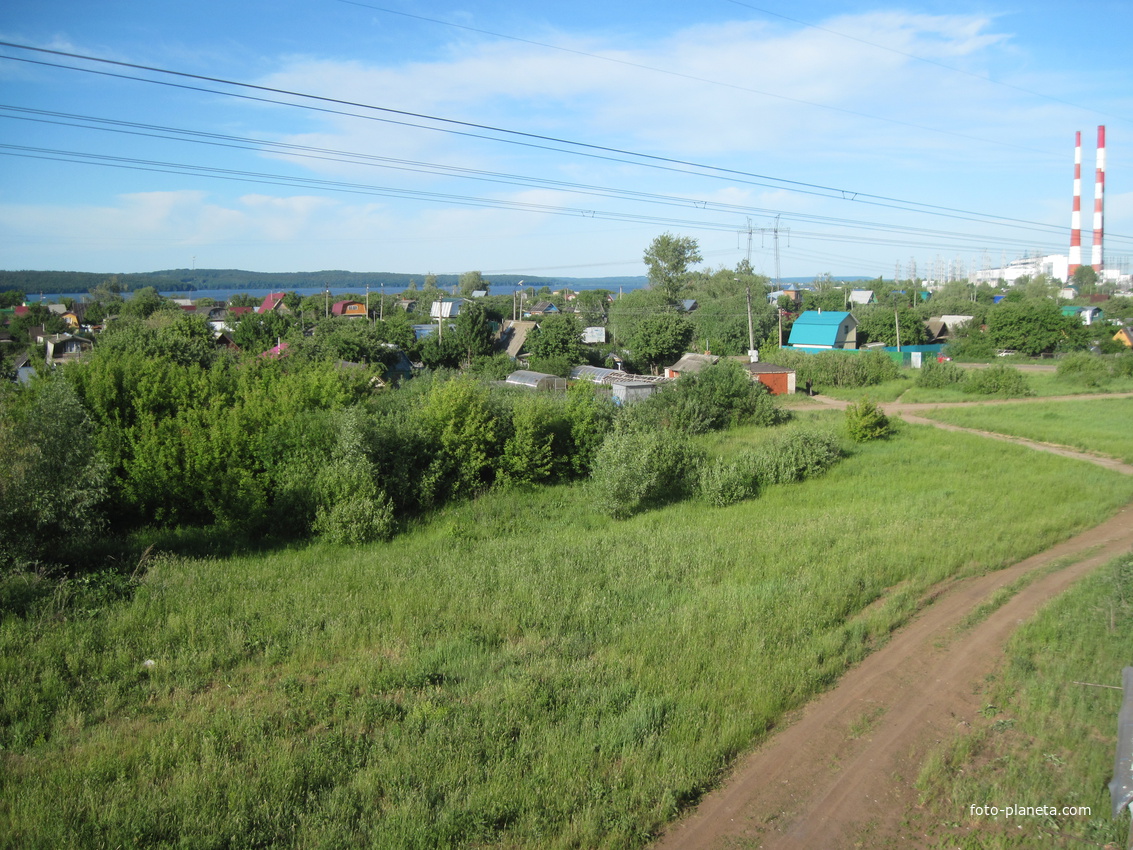 Вид на Кармановское водохранилище из посёлка Энергетиков