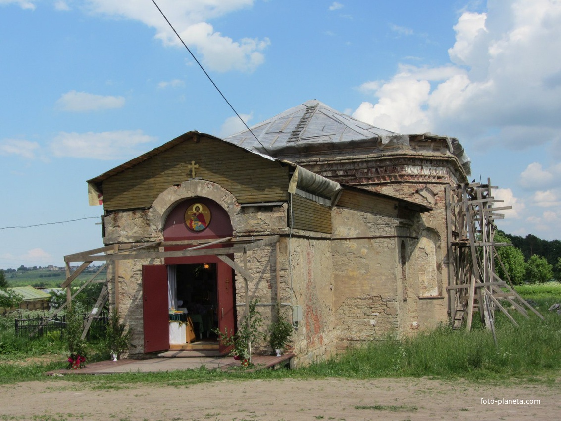 Руины церкви святого великого князя Александра Невского