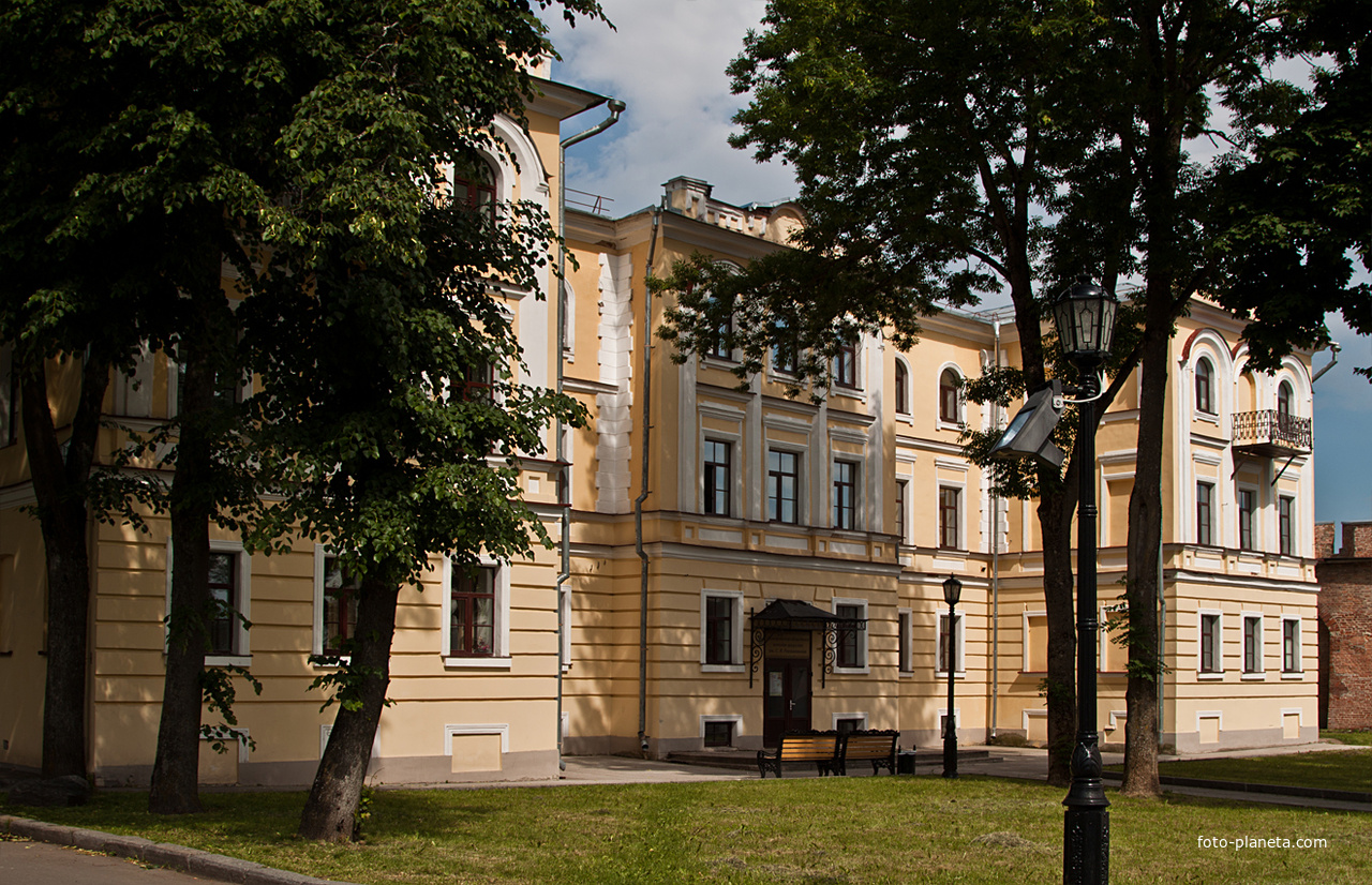 Новгородский областной колледж искусств