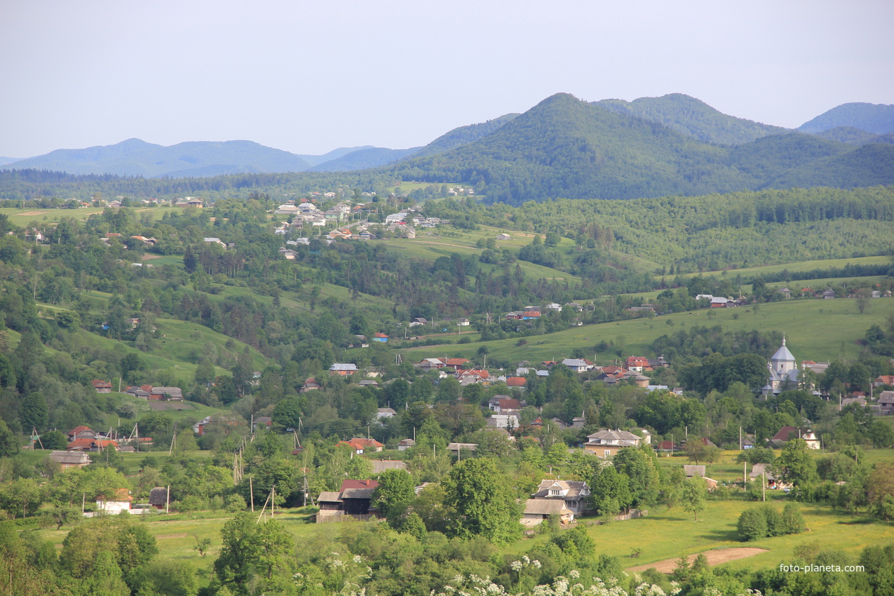 Вид на село Уторопи