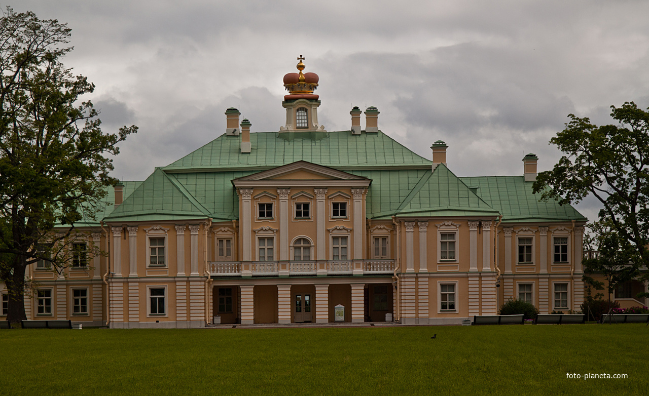 Большой Меншиковский дворец