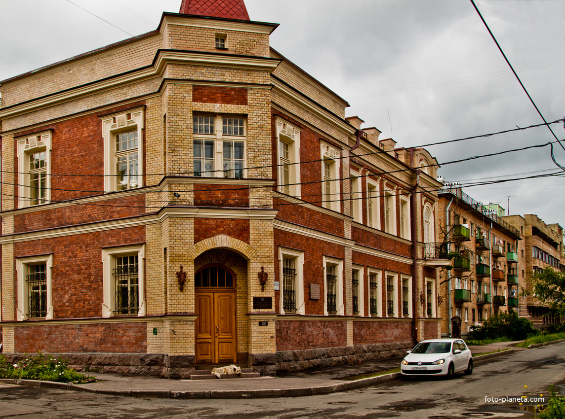 Улица Еленинская