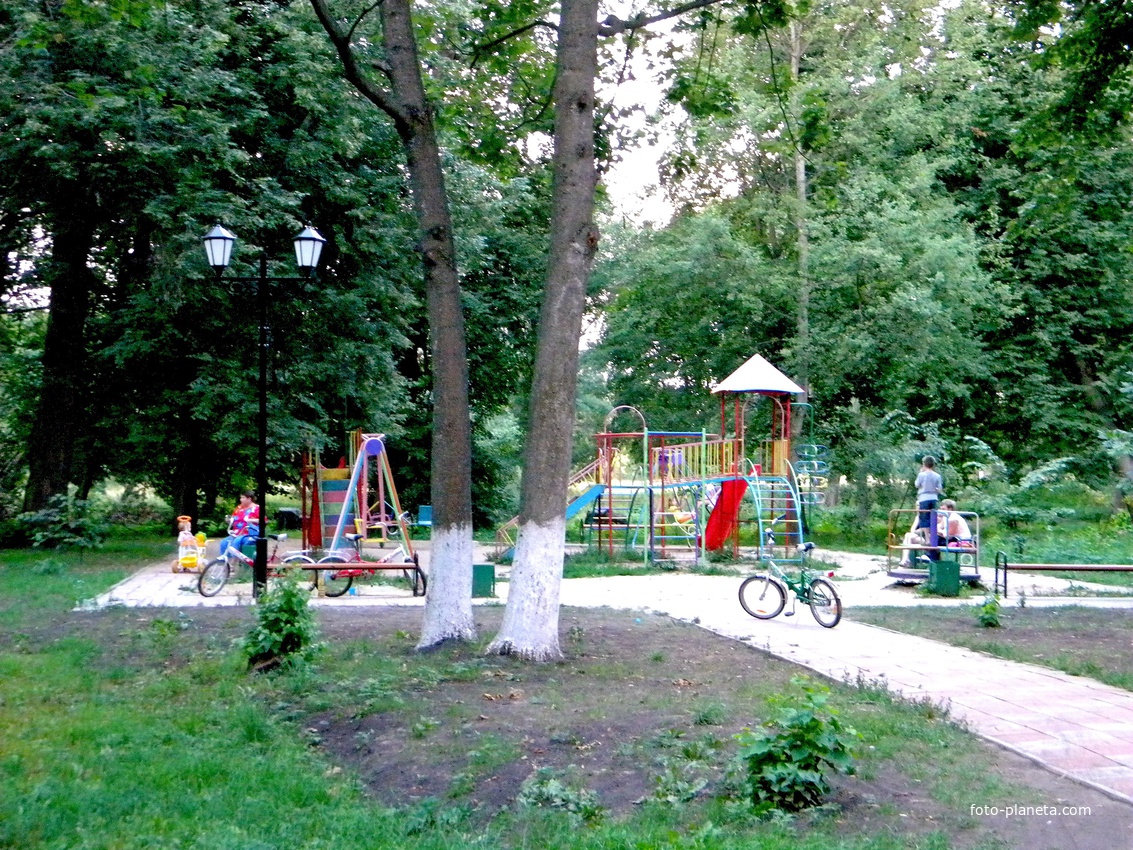 Усадебный парк в поселке Хомутовка