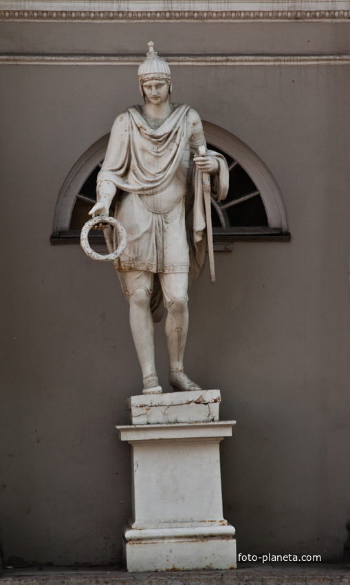Статуя на Аничковом дворце