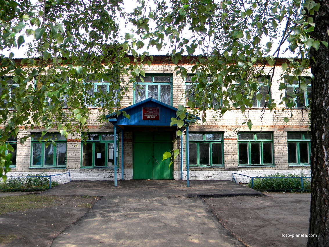 Здание сельской школы