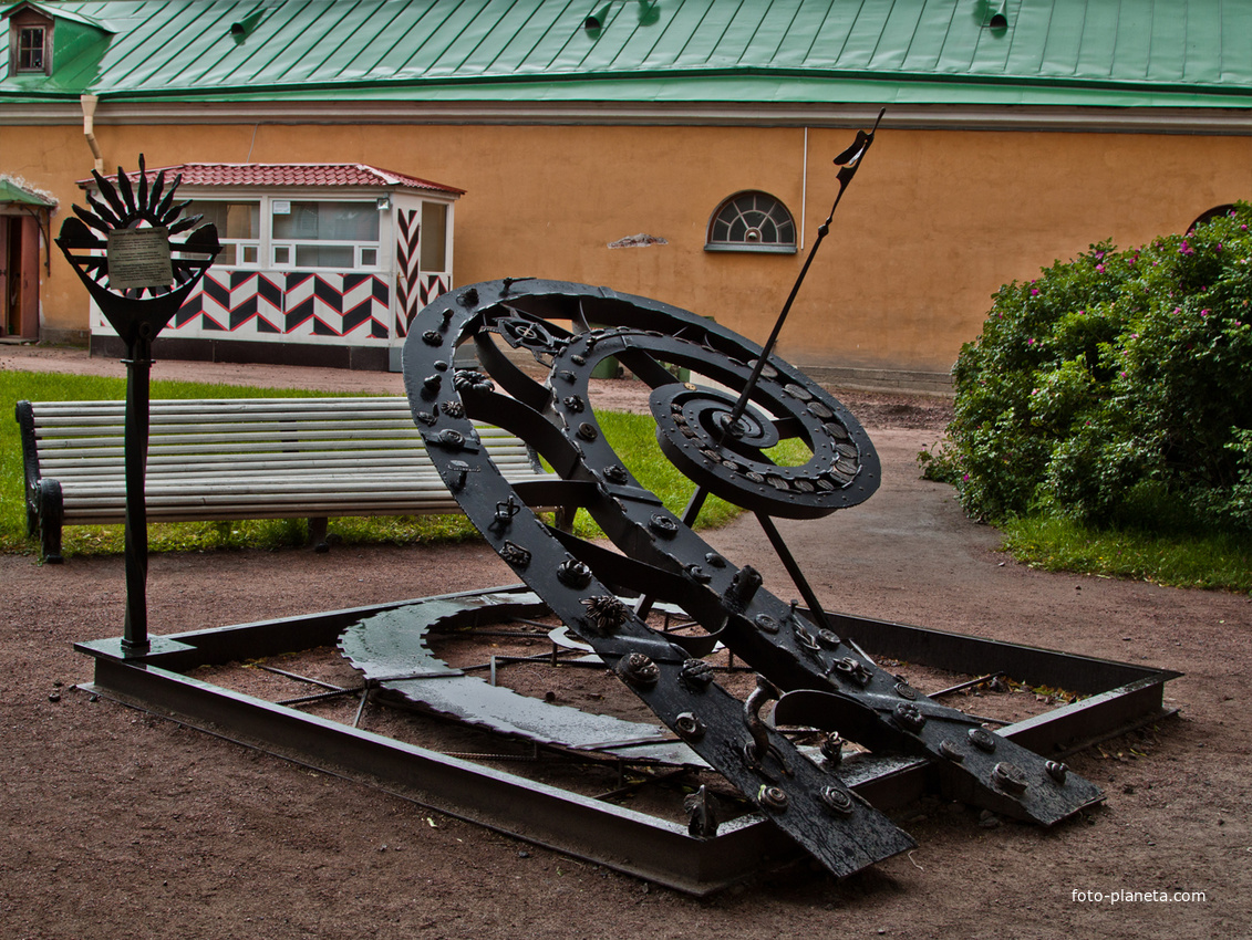 Солнечные часы в Петропавловской крепости